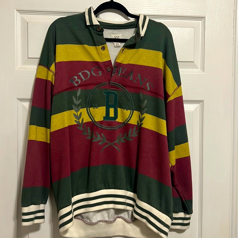 Woman’s Medium Urban Outfitters varsity pull over